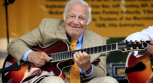 Bucky Pizzarelli